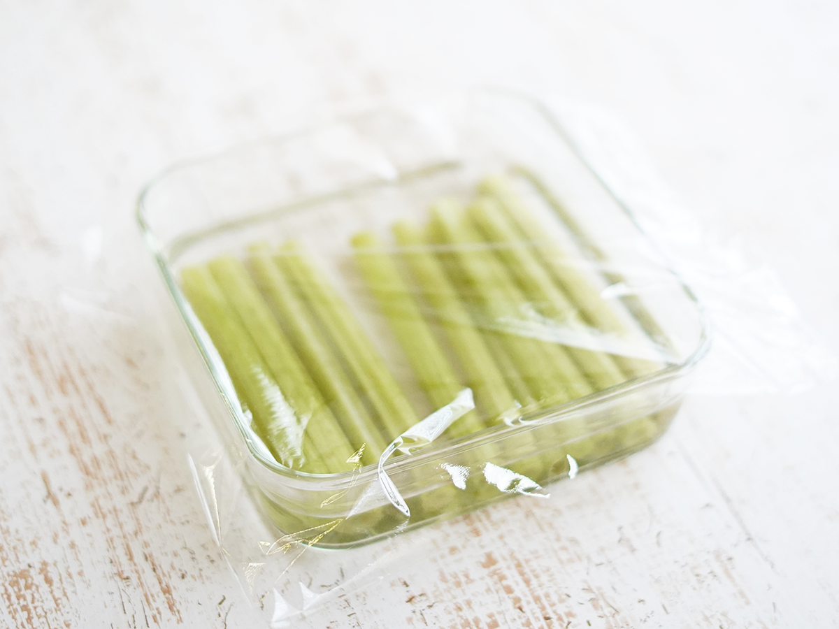 ふきの下ごしらえ 茹で方 皮の剥き方 アク抜き の方法を解説 Fily フィリー