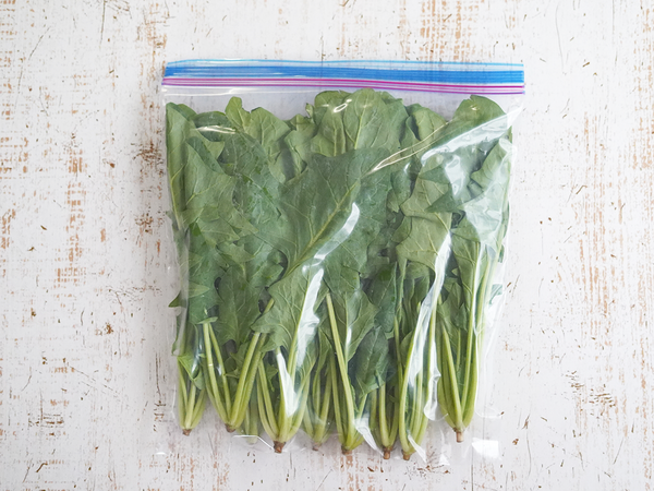 ほうれん草を生のまま丸ごと冷凍保存