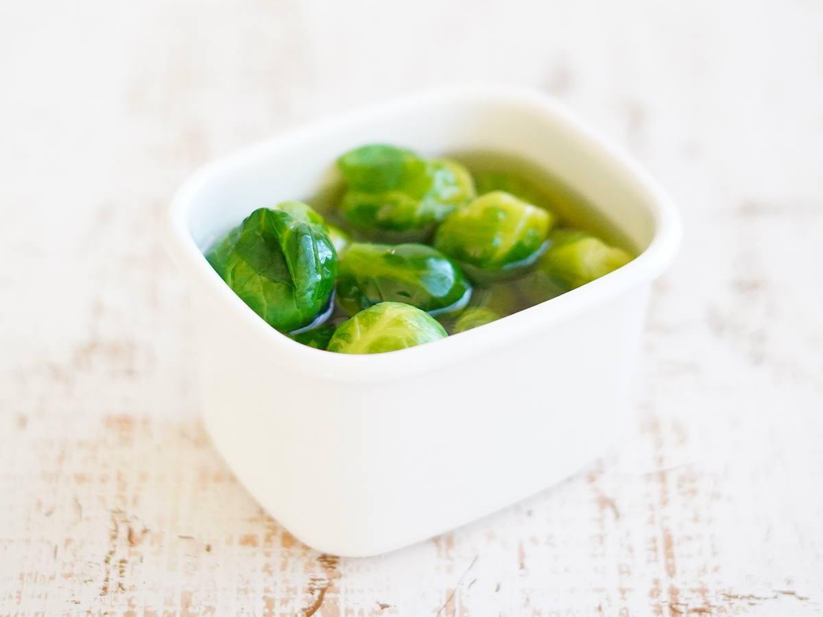 生の細切り芽キャベツのレモンとオイル添えのレシピ