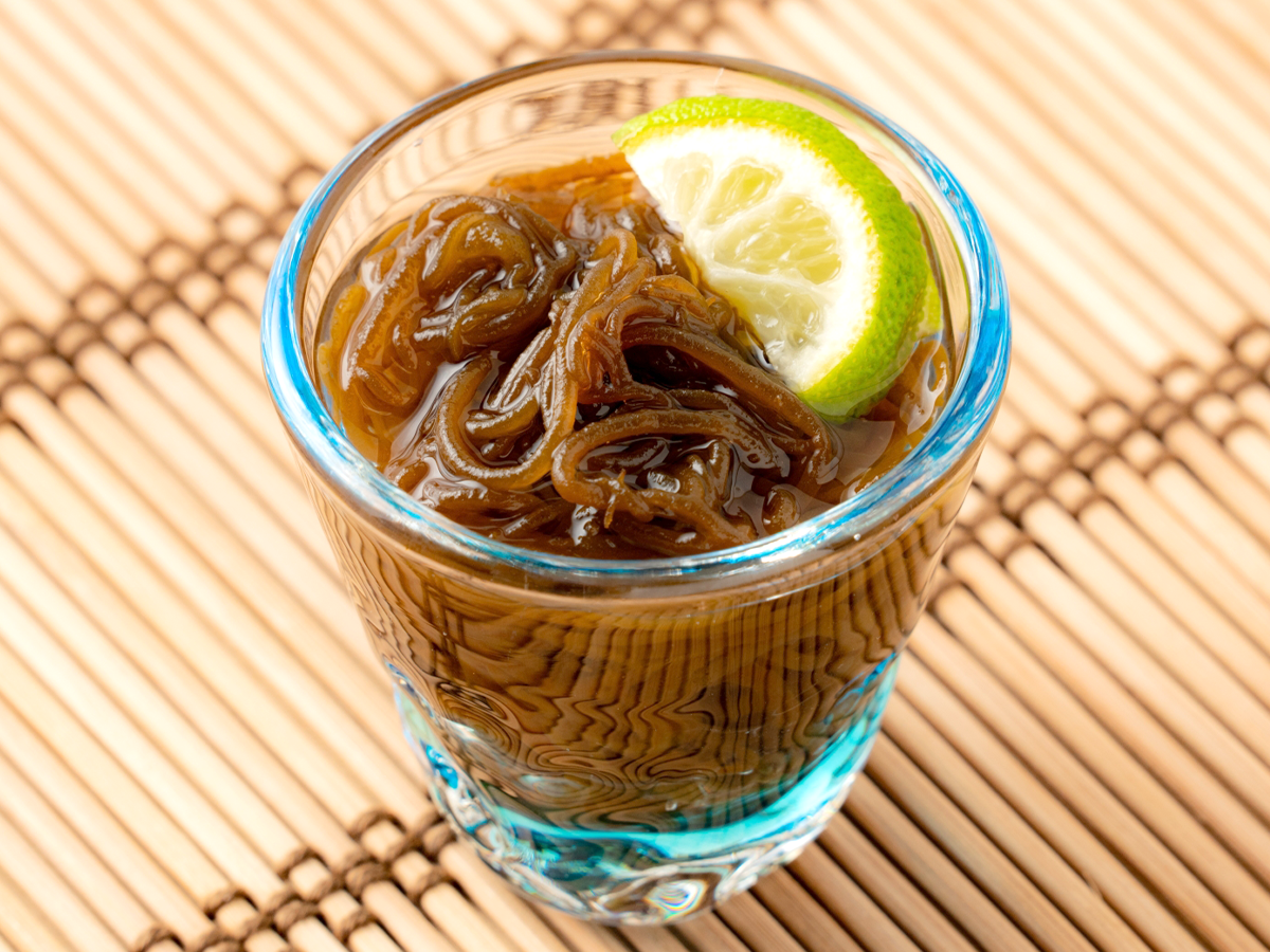 生もずくとは?食べ方や下ごしらえ、栄養と効能、賞味期限を解説 - Fily〔フィリー〕