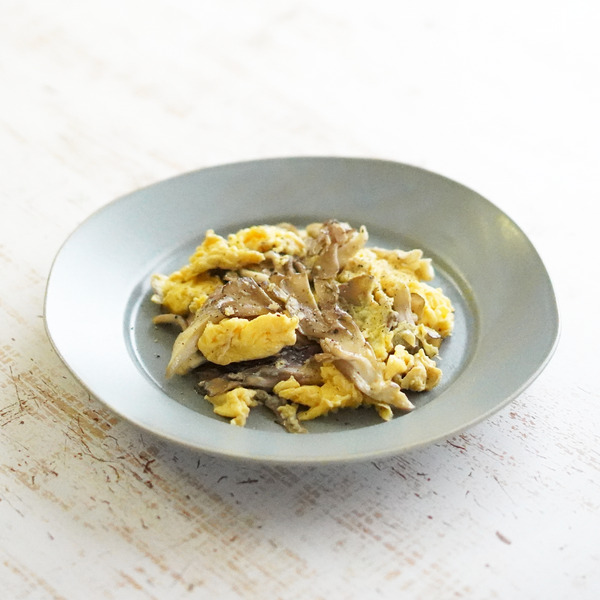 まいたけと卵のガーリック炒めのレシピ・作り方