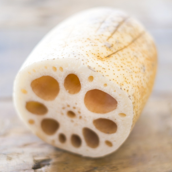 れんこんは皮ごと食べられる？皮むきのメリット＆デメリットを解説
