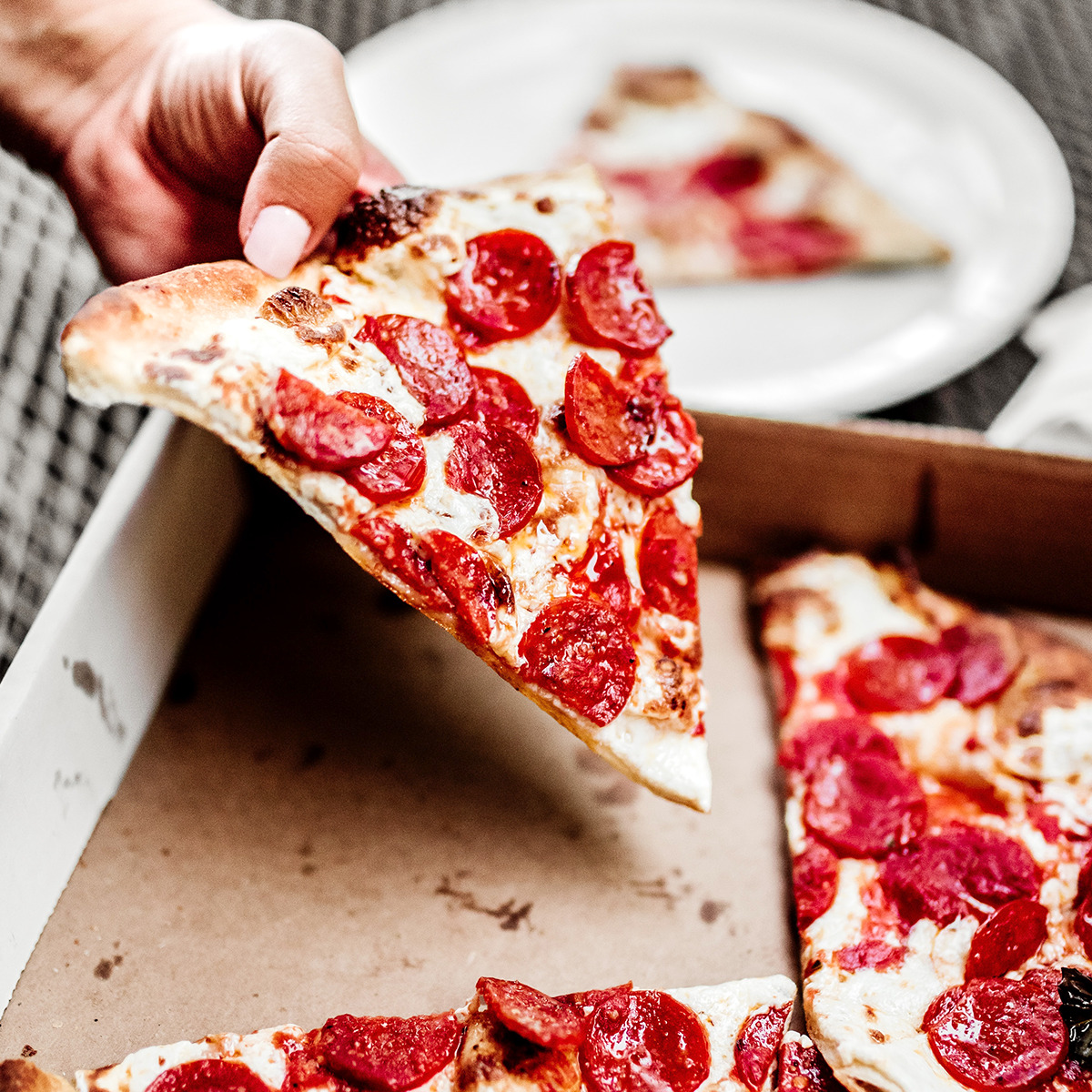 ハンドトスとは クリスピーやパンピザとの違いと各社の特徴を解説 Fily フィリー